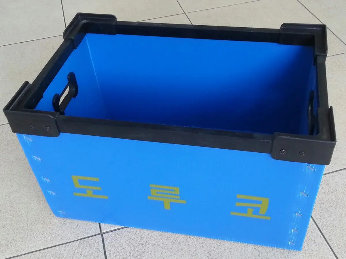 Thùng nhựa danpla